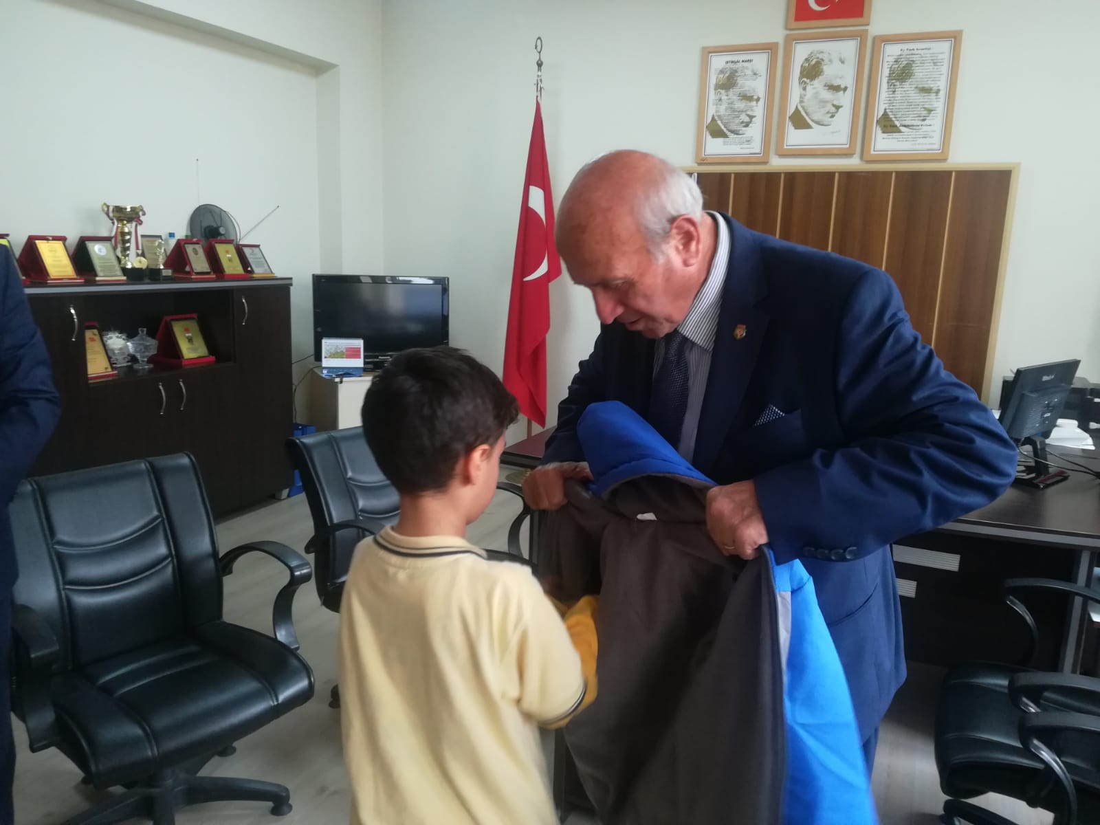 76- Kışlık Mont Dağıtımı (19.11.2018)